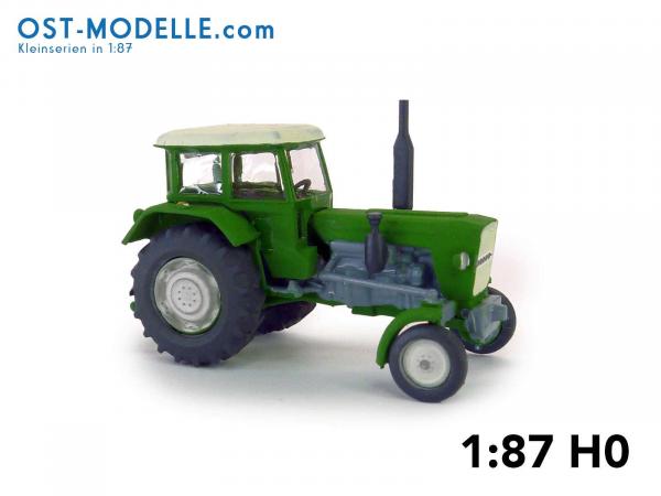 Traktor Ursus C330 (335) mit Kabine grün